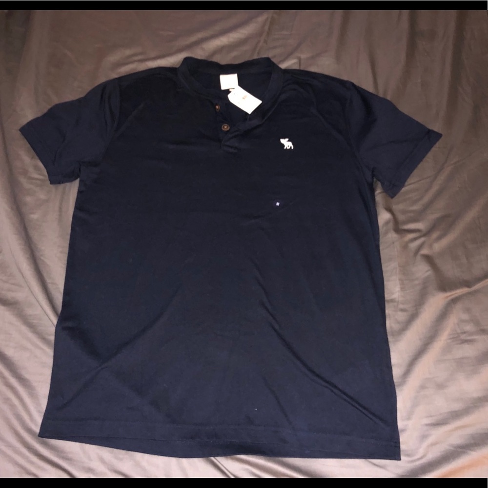 Men’s Abercrombie SS Henley size Medium